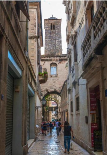 Inchy Accommodation - In The Center Of Diocletian'S Palace Сплит Экстерьер фото